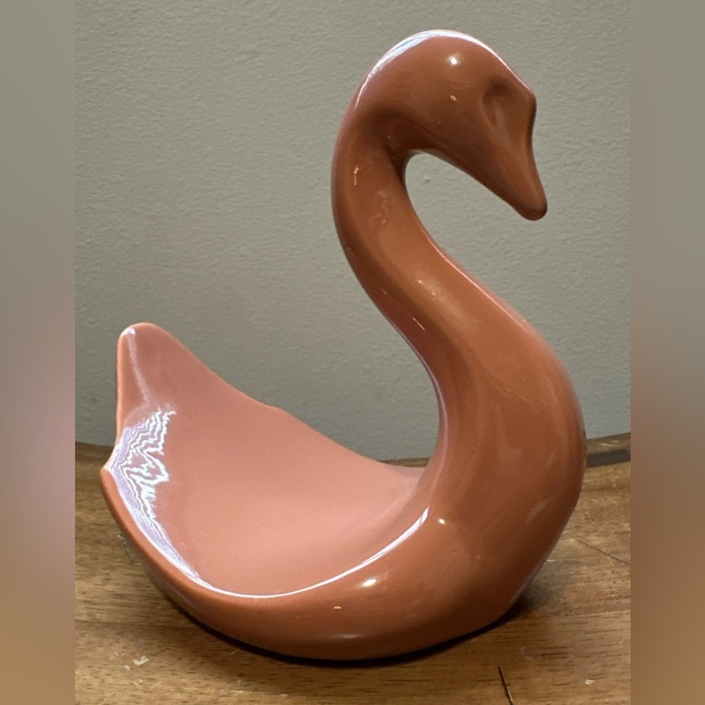 Ceramic Swan Towel Holder By Vohann of California Iconic 80's Vintage Decor
